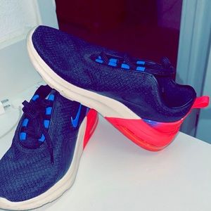 Nike shoes - Like new, only worn once!